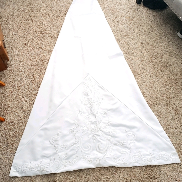 Vintage White Wedding Dress - Picture 4 of 7